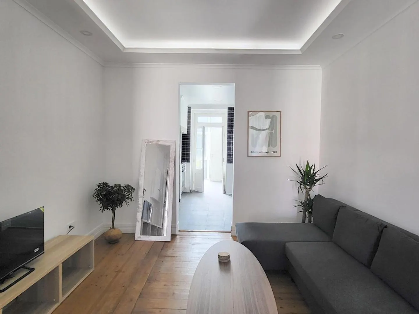 Cozy 1Br Apartment - Arroios Area | By Airnest 리스본